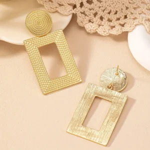 ARETES ELEGANTES Y CON ESTILO