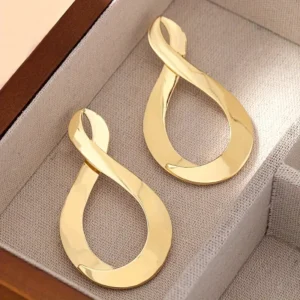 ARETES EN FORMA DE 8 ESTILO ELEGANTE