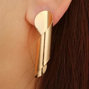 ARETES ONDULADOS ESTILO ELEGANTE