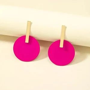 ARETES DE COLOR FUCSIA INTENSIDAD Y ELEGANCIA